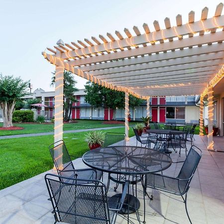 Ramada By Wyndham New Iberia Hotel Luaran gambar