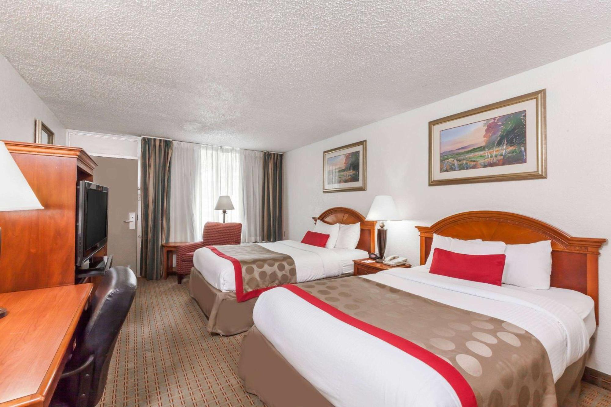 Ramada By Wyndham New Iberia Hotel Luaran gambar